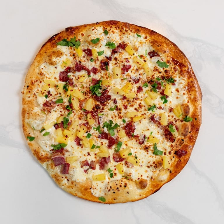 Buffalo Chicken Pizza: A Spicy Slice Favorite
