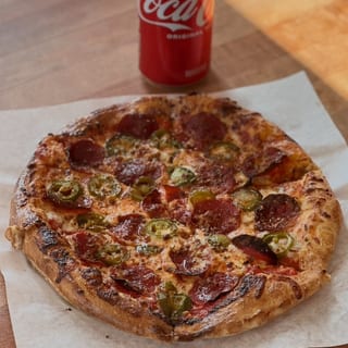 10" Pizza w/Soda